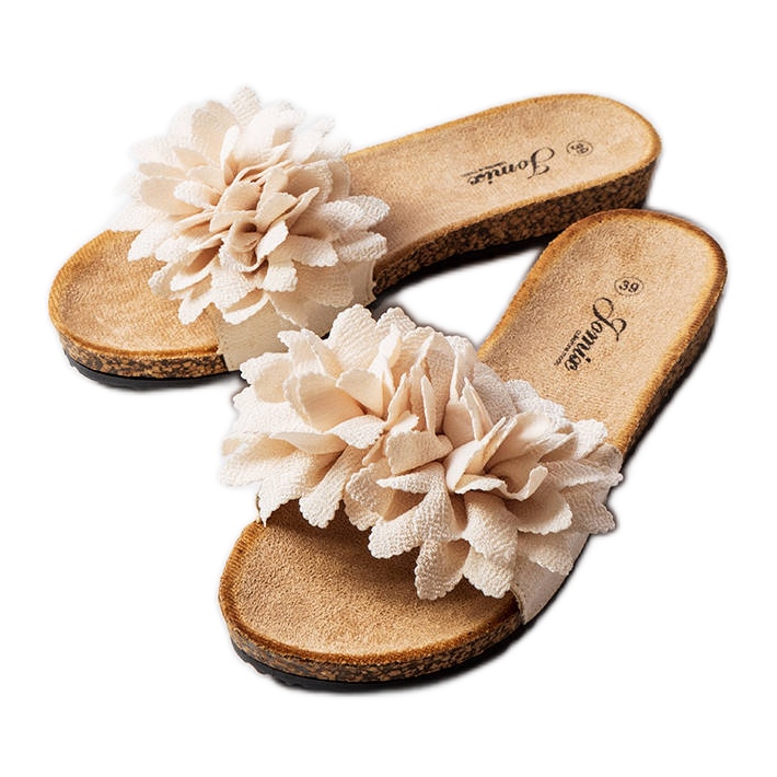 Pantofole beige decorate con fiori Farland