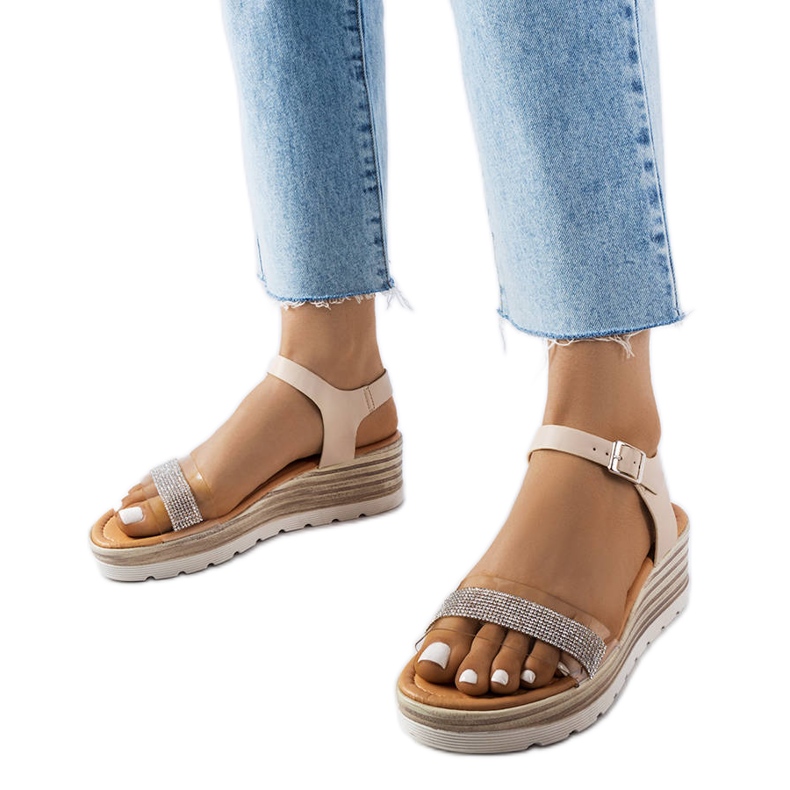 Sandali con zeppa beige di Bussière