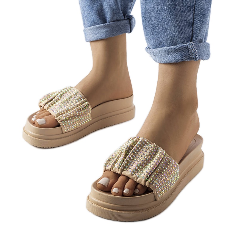 Sandali beige con plateau e zirconi di Franet