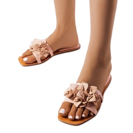 Pantofole beige decorate con fiori di Rapids