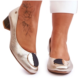 Décolleté in pelle con tacco basso Maciejka 05960-25 Oro d'oro