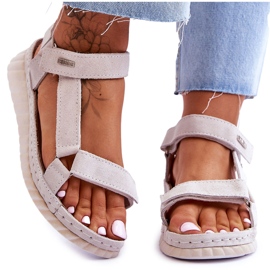 Sandali in pelle scamosciata con velcro Big Star LL276014 beige