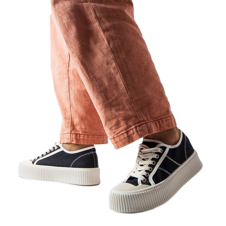 Sneaker Castanthei nere con plateau nero