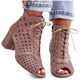 Stivali In Pelle Scamosciata Con Motivo Traforato Maciejka 05966-10 Beige Scuro