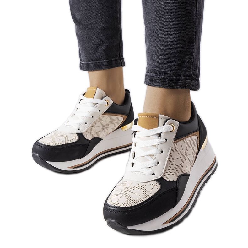 Sneaker con zeppa di colore nero di Pouliotte