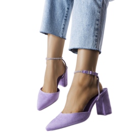 Décolleté con tacco viola di Stella