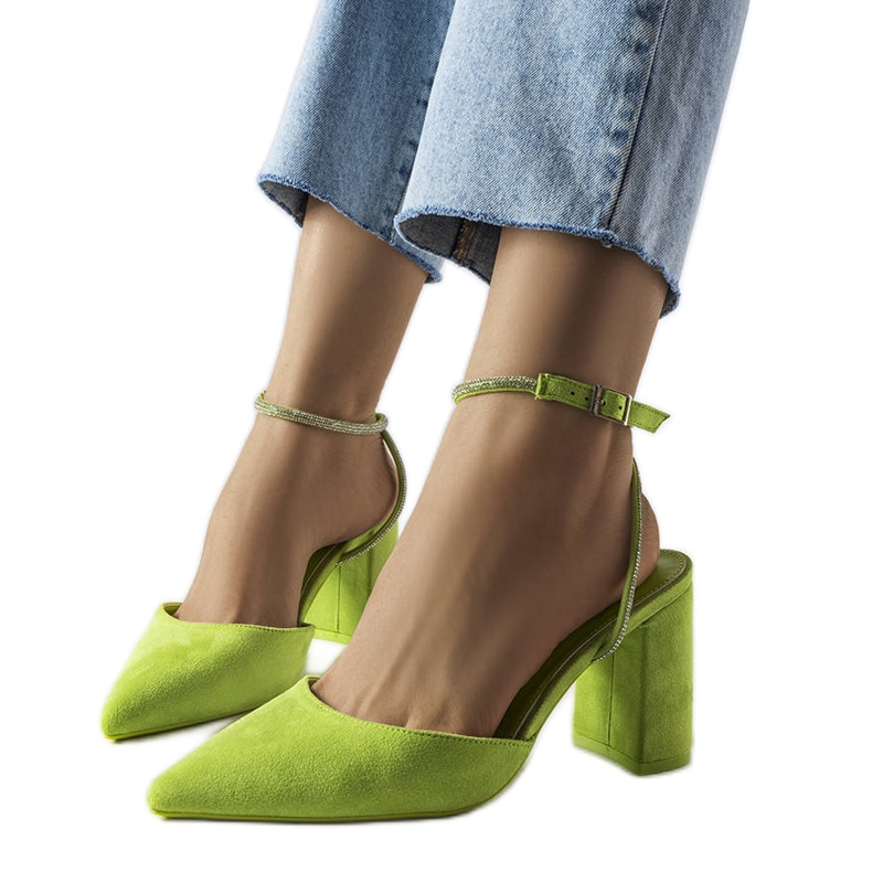 Décolleté verdi con tacco di Stella verde