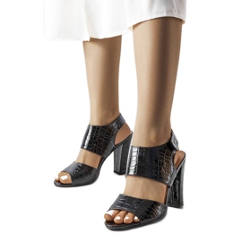 Sandali in vernice nera di Hesasne nero