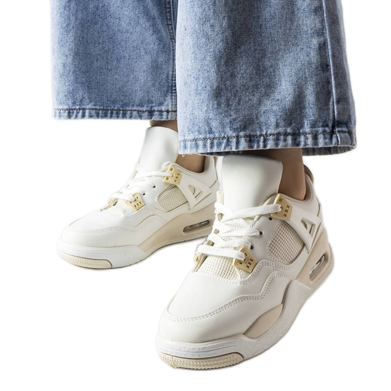 Sneakers beige realizzate con materiali combinati di Malas