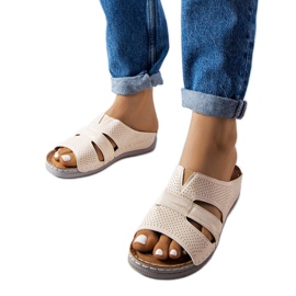 Sandali con zeppa beige chiaro di Oliwia