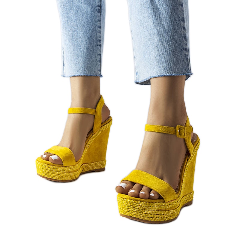 Sandali gialli con zeppa di Inala giallo