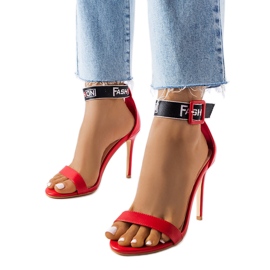Sandali rossi massonici con tacco alto rosso