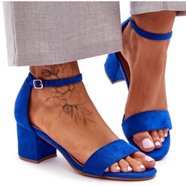 Sandali classici in pelle scamosciata con tacco basso blu luna di miele