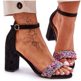 Sandali alla moda con tacchi alti e pietre decorative nere Love Me nero