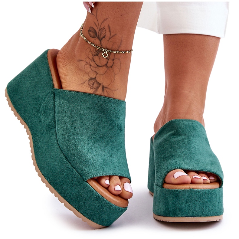 Pantofole da donna su una massiccia piattaforma verde Martina