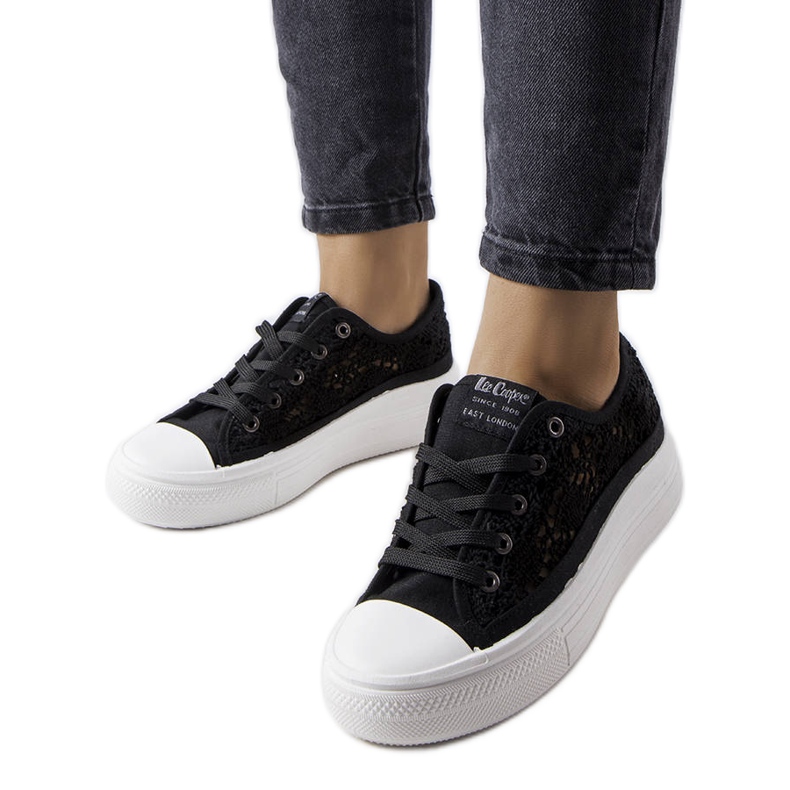 Sneakers nere traforate Lee Cooper LCW-23-44-1618L nero