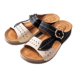 Sandali con zeppa bassi di colore nero di Jolanta beige