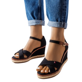 Espadrillas con zeppa di colore nero di Eleonora