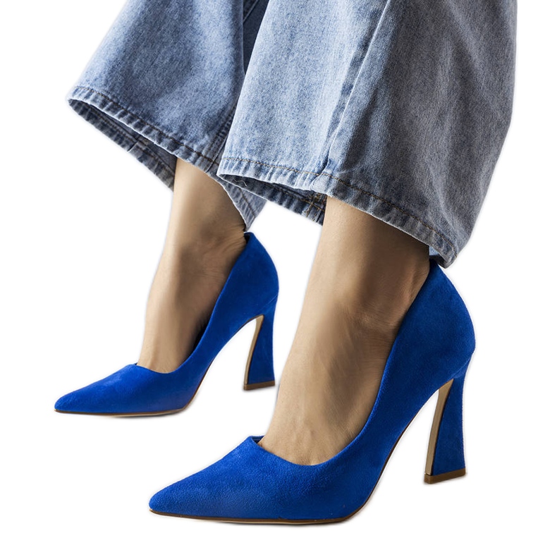 Décolleté con tacco blu di Linda