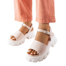 Sandali beige su massiccia suola Vinceza