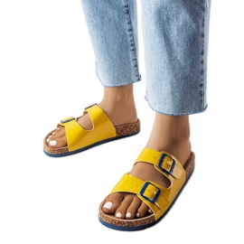 Ciabatte in sughero giallo con fibbie di Lee Cooper LCW-22-35-1158L