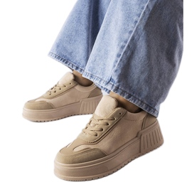 Sneaker beige con plateau
