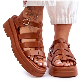 Sandali In Pelle Con Cinghie Colet Marrone