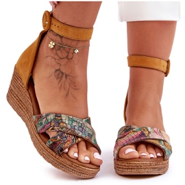 Sandali con zeppa in pelle scamosciata Maciejka 04565-43 Arancione arancia
