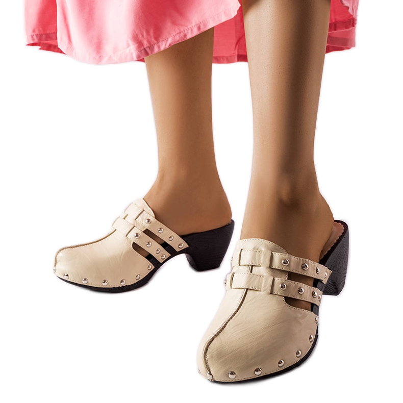 Zoccoli beige di Custer