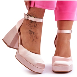 Pompe alla moda su tacchi massicci Beige Sandia
