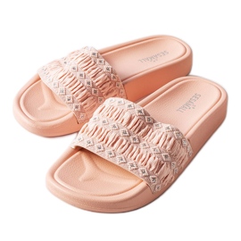 Le diapositive rosa arruffate di Ernest