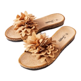 Pantofole marroni decorate con fiori Farland marrone