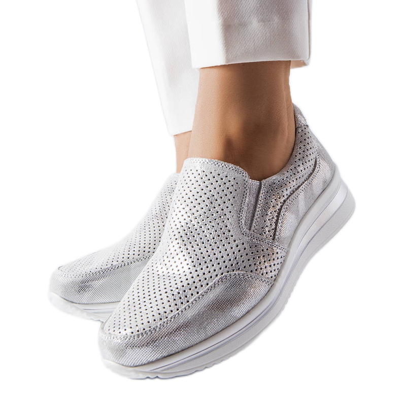Sneakers con zeppa traforata argento d'argento
