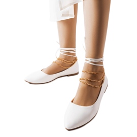 Ballerine bianche con chiusura decorativa di Donat bianco