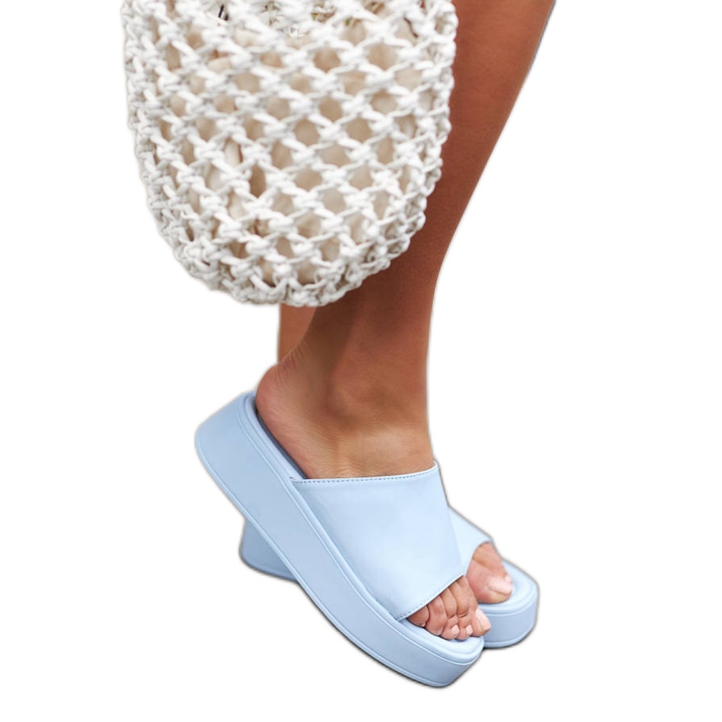 Sandali con plateau blu di Orsola