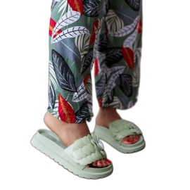 Pantofole verdi con fiore di Paciano verde