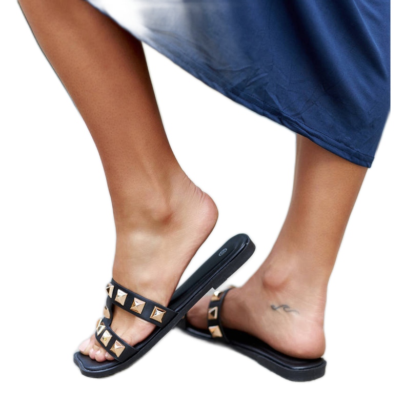 Ciabatte nere decorate con borchie Agnano nero