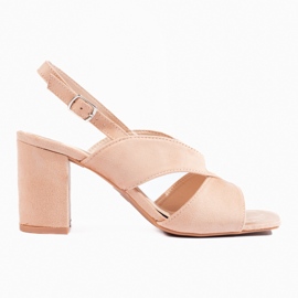 Sandali con tacco alto in camoscio beige di Vinceza