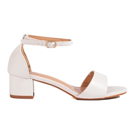 Classico ed elegante sandalo Shelovet con tacco basso da donna bianco