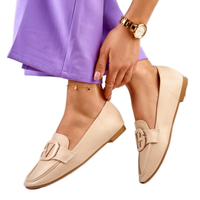 Scarpe da donna beige chiaro realizzate in ecopelle