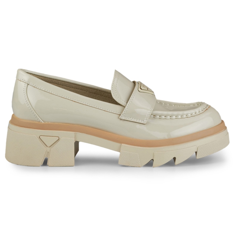 Mocassini da donna alla moda beige laccati