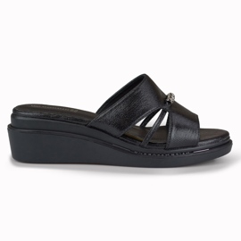Comode ed eleganti pantofole con zeppa da donna nero