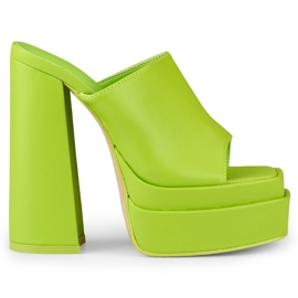 Ciabatte color lime con tacco alto di Evelyn verde