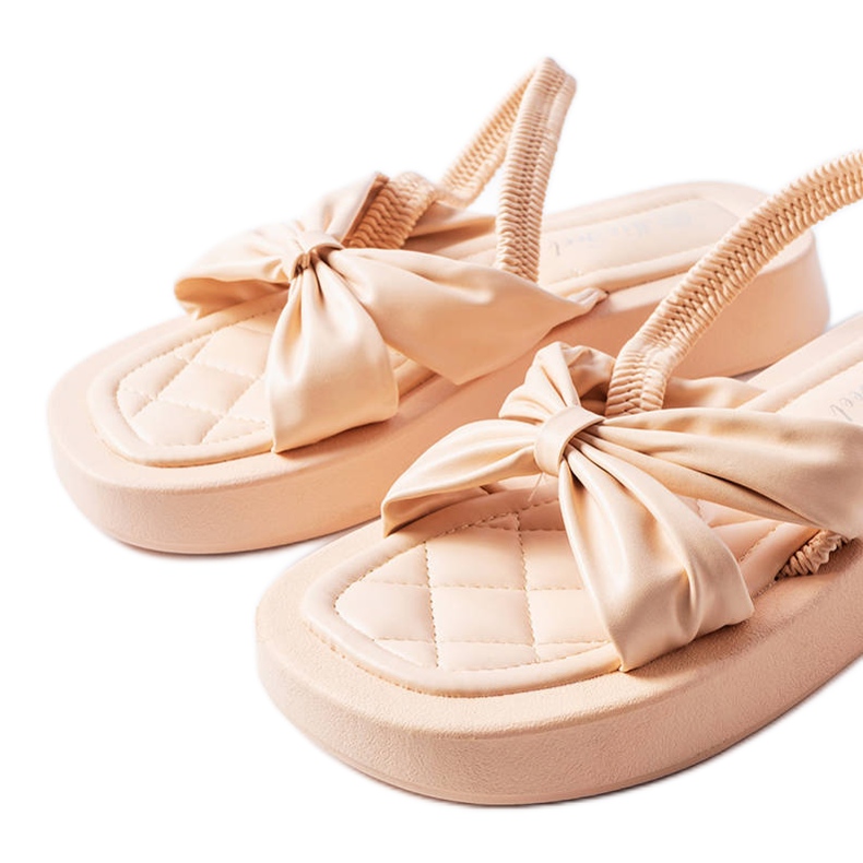 Sandali beige con plateau di Montagna