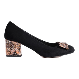 Décolleté in camoscio nero con fiocco di Shelovet
