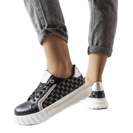 Sneaker con plateau di colore nero di Giuseppe