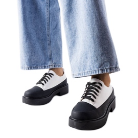 Scarpe piatte bianche di Merico bianco