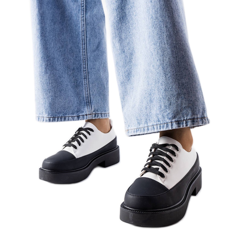Scarpe piatte bianche di Merico bianca