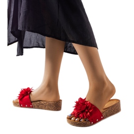 Sandali rossi con fiore su suola in sughero di Anjali rosso