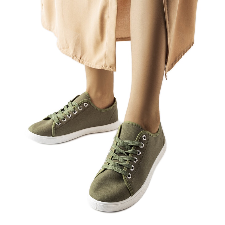 Sneaker in tessuto verde di Razan